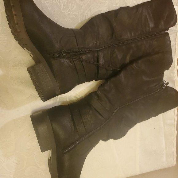 Mari A. Comfort Boots Size 9M- New - Picture 3 of 3